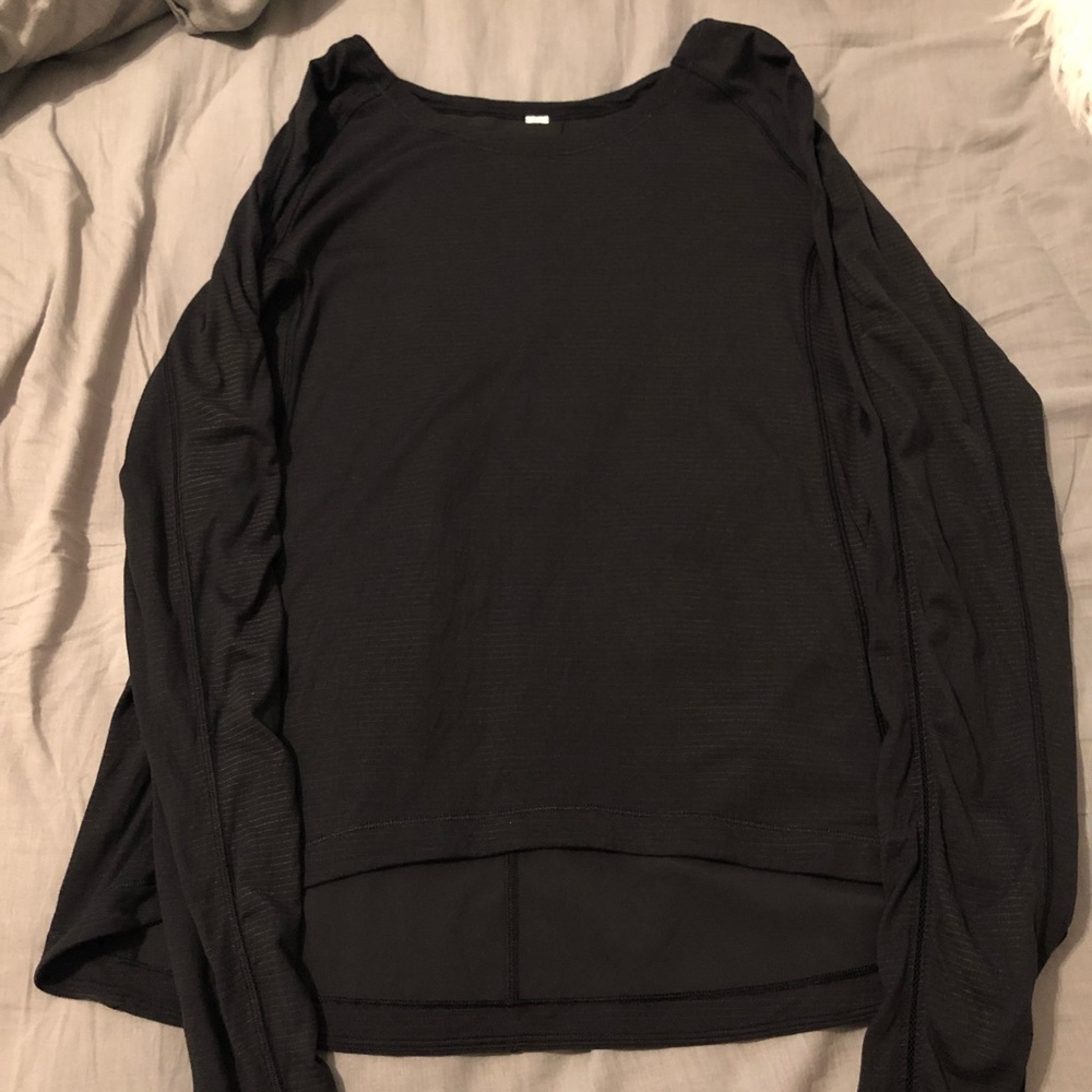 EUC Lululemon long sleeve shirt
